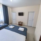 Апартаменты (Двухкомнатный 6-8 местный), Гостевой дом Qualite