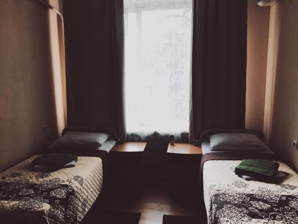 Двухместный (Двухместный номер без удобств c одной кроватью) хостела На Комсомольской, Сочи