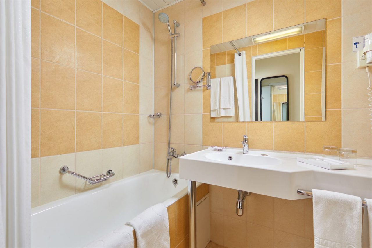 Двухместный (Стандарт плюс с двумя раздельными кроватями), Гостиница Измайлово Гамма Sky Hotel Group