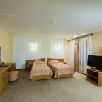 Сьюит, Загородный клуб Дача