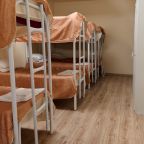 Шестиместный (Койко-место), Гостиница Корона