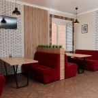 Вкусные завтраки, Гостиница Корона