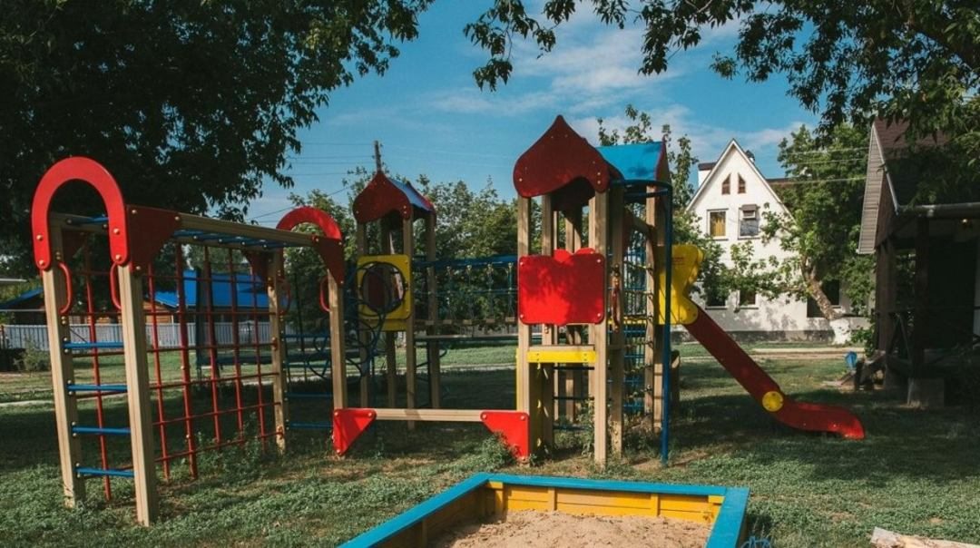 Детская площадка, База отдыха Путина