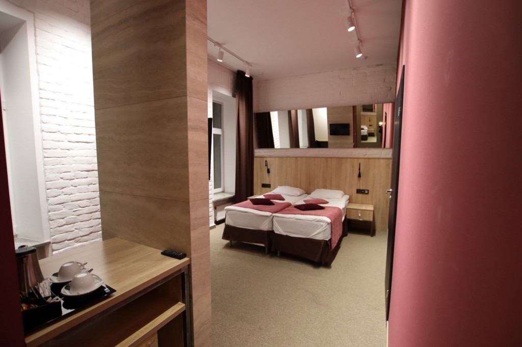 Улучшенный двухместный номер с 1 кроватью в гостинице «Фабрика», Санкт-Петербург. Гостиница Фабрика