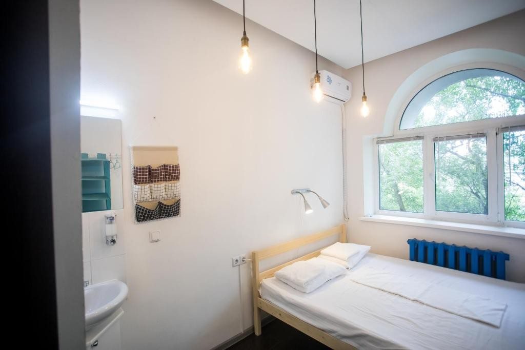 Двухместный (Двухместный номер с 1 кроватью и собственной ванной комнатой) хостела Tiger, Владивосток