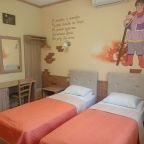 Двухместный (Стандартный номер с 2 кроватями ОКТЯБРЬ), Гостевой дом 12 месяцев