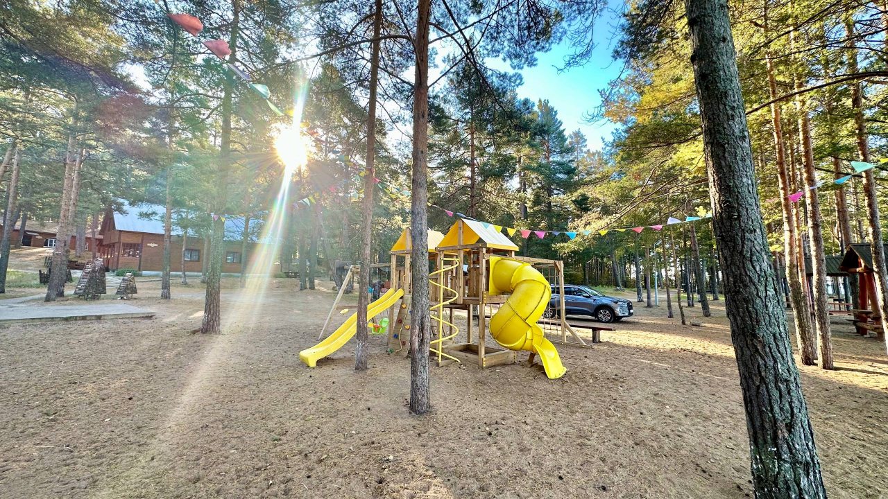 Детская игровая площадка, База отдыха Командор