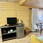 Делюкс (Отель 6), База отдыха Командор