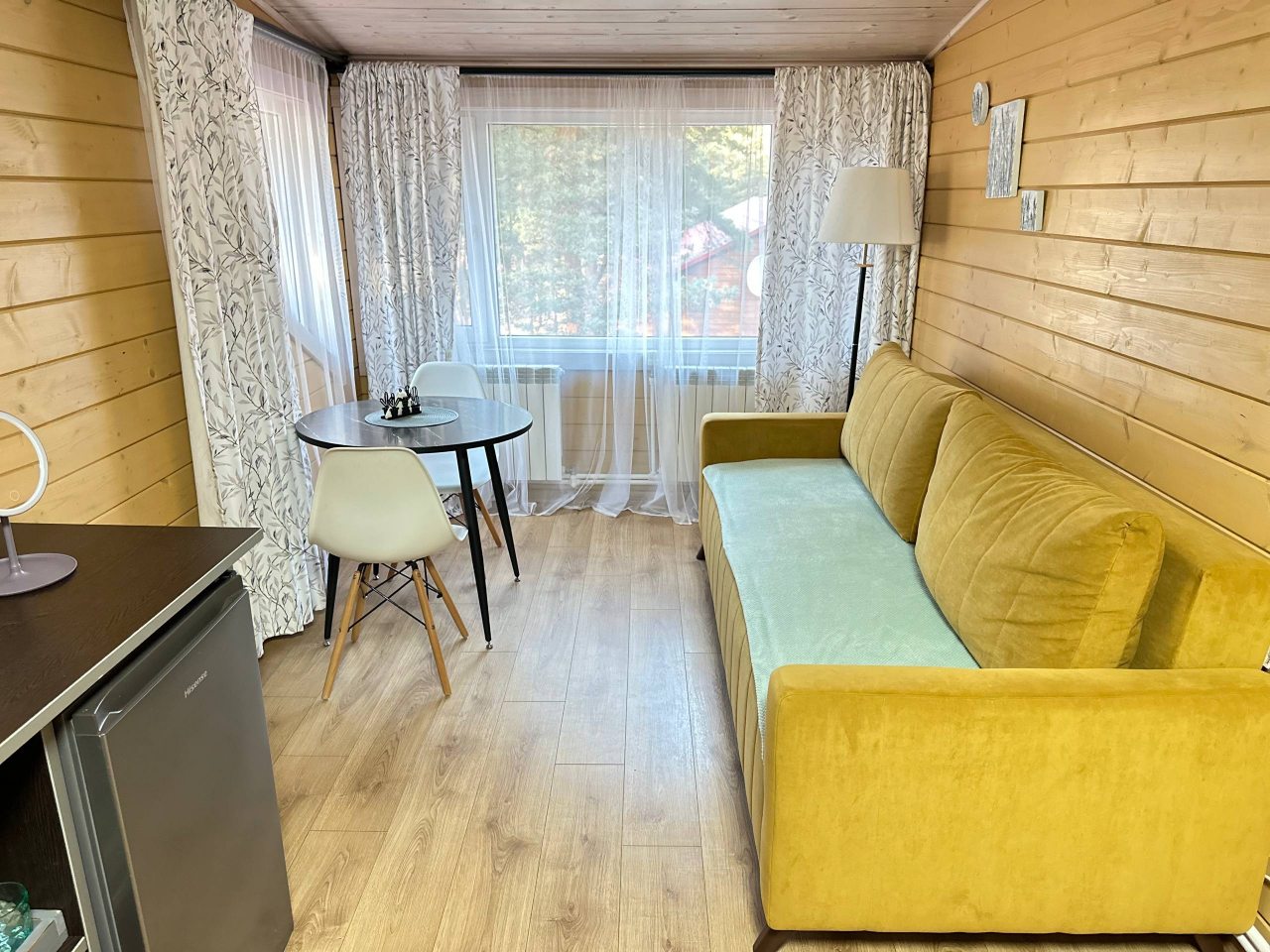 Делюкс (Отель 6), База отдыха Командор