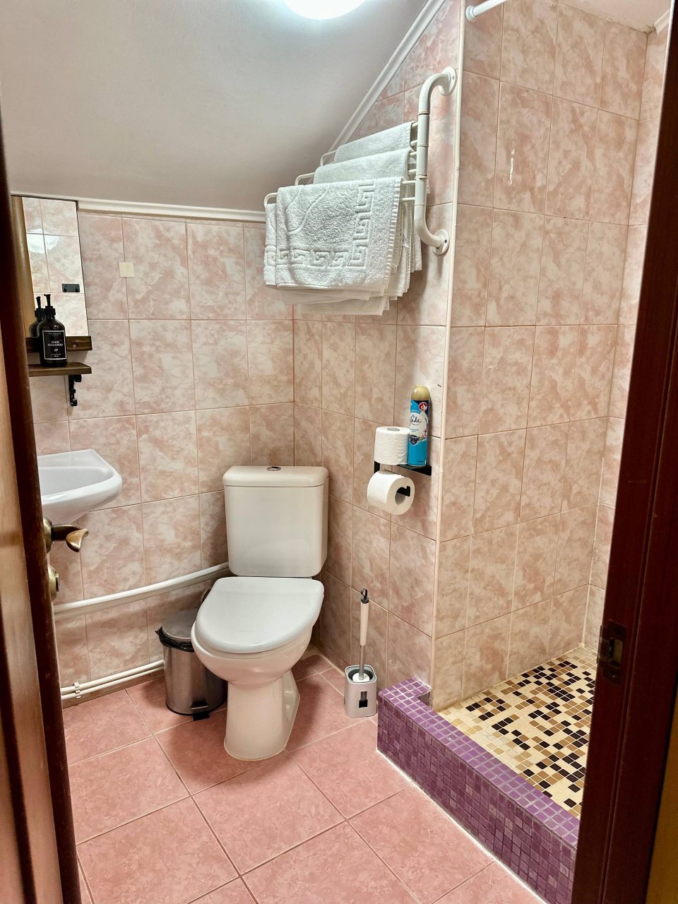 Делюкс (Отель 6), База отдыха Командор