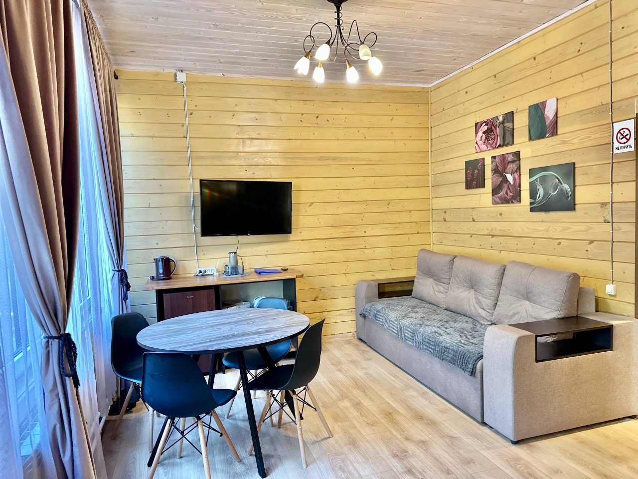 Сюит (Отель №5), База отдыха Командор