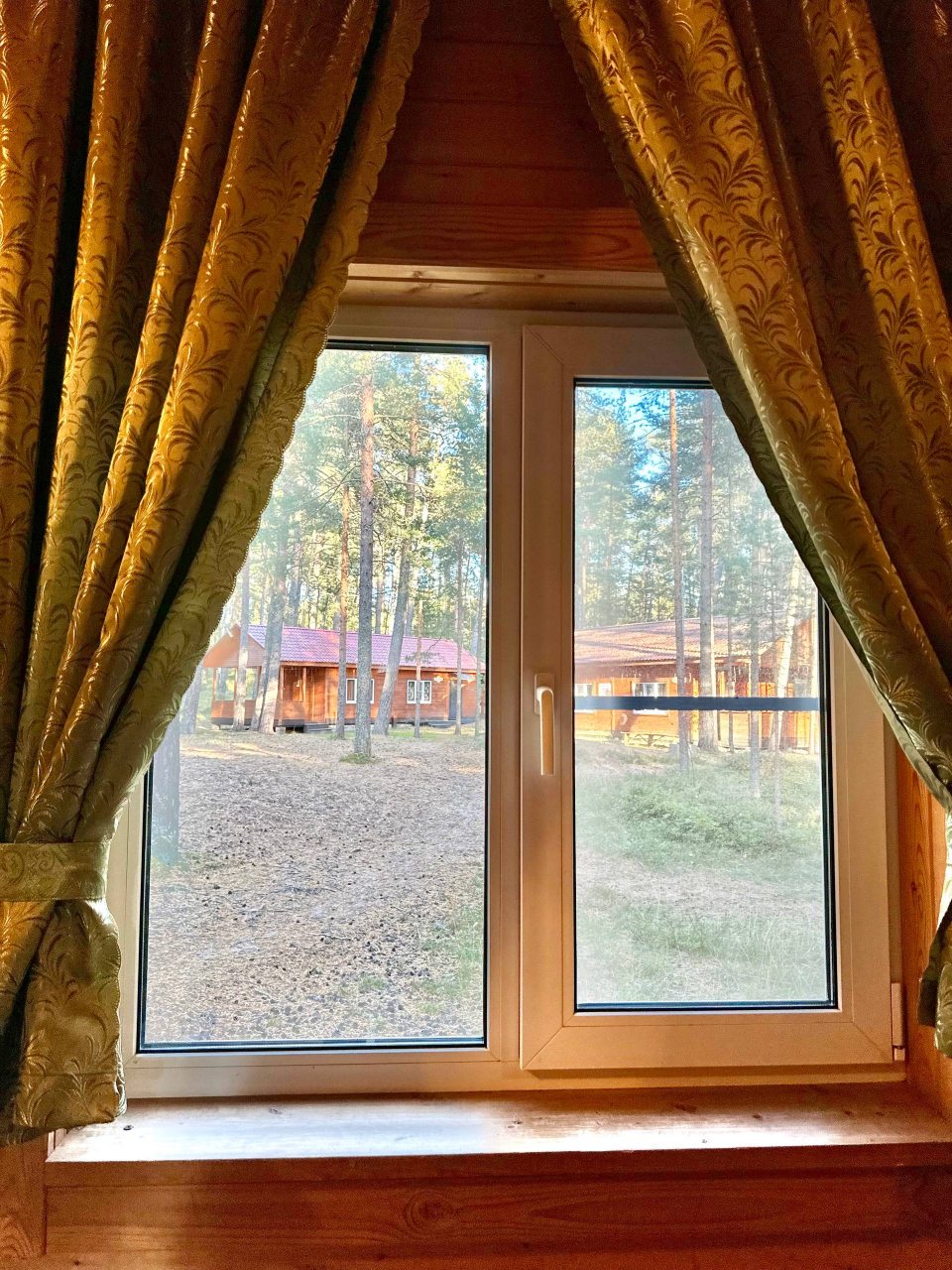 Коттедж (Дом Лисы), База отдыха Командор