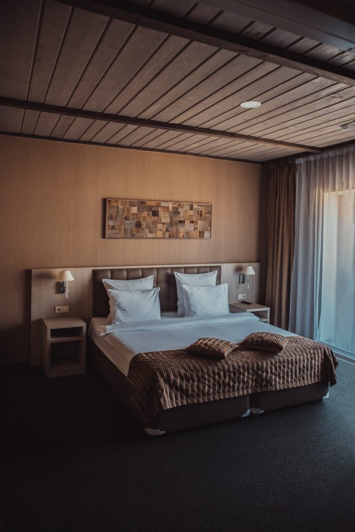 Двухместный (Улучшенный двухместный номер Делюкс с 1 кроватью или 2 отдельными кроватями) спа-отеля Архыз Роял Резорт & Спа