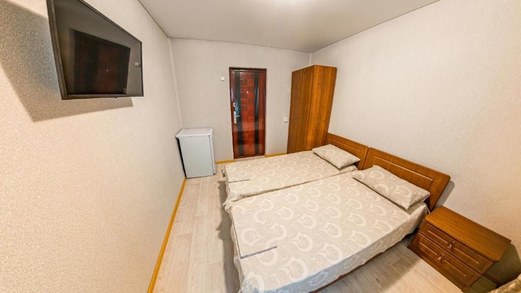 Двухместный (Двухместный номер с 2 отдельными кроватями) гостевого дома Радуга на Речной, Лазаревское