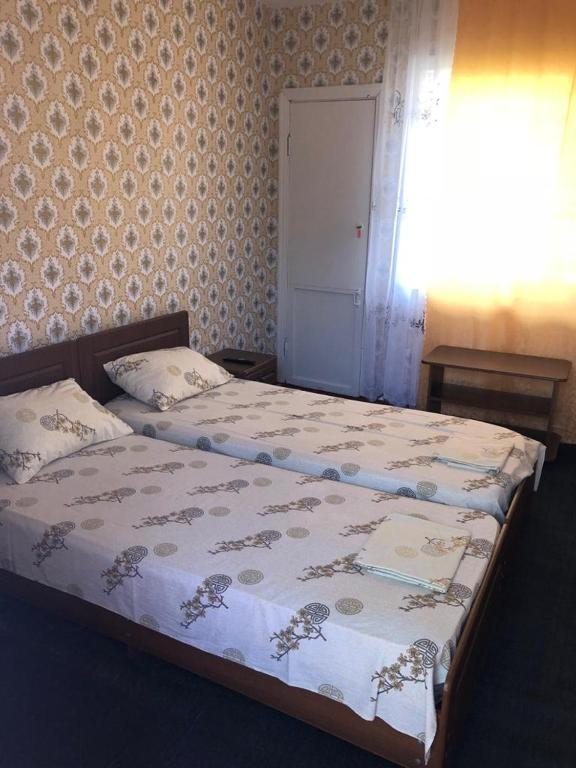 Двухместный (Бюджетный двухместный номер с 1 кроватью) гостевого дома Радуга на Речной, Лазаревское