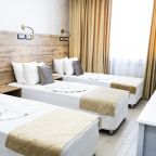 Трехместный (Трехместный 212), Гостиница М2