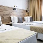 Трехместный (Трехместный 212), Гостиница М2