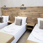 Трехместный (Трехместный 212), Гостиница М2