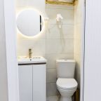 Трехместный (Трехместный 212), Гостиница М2