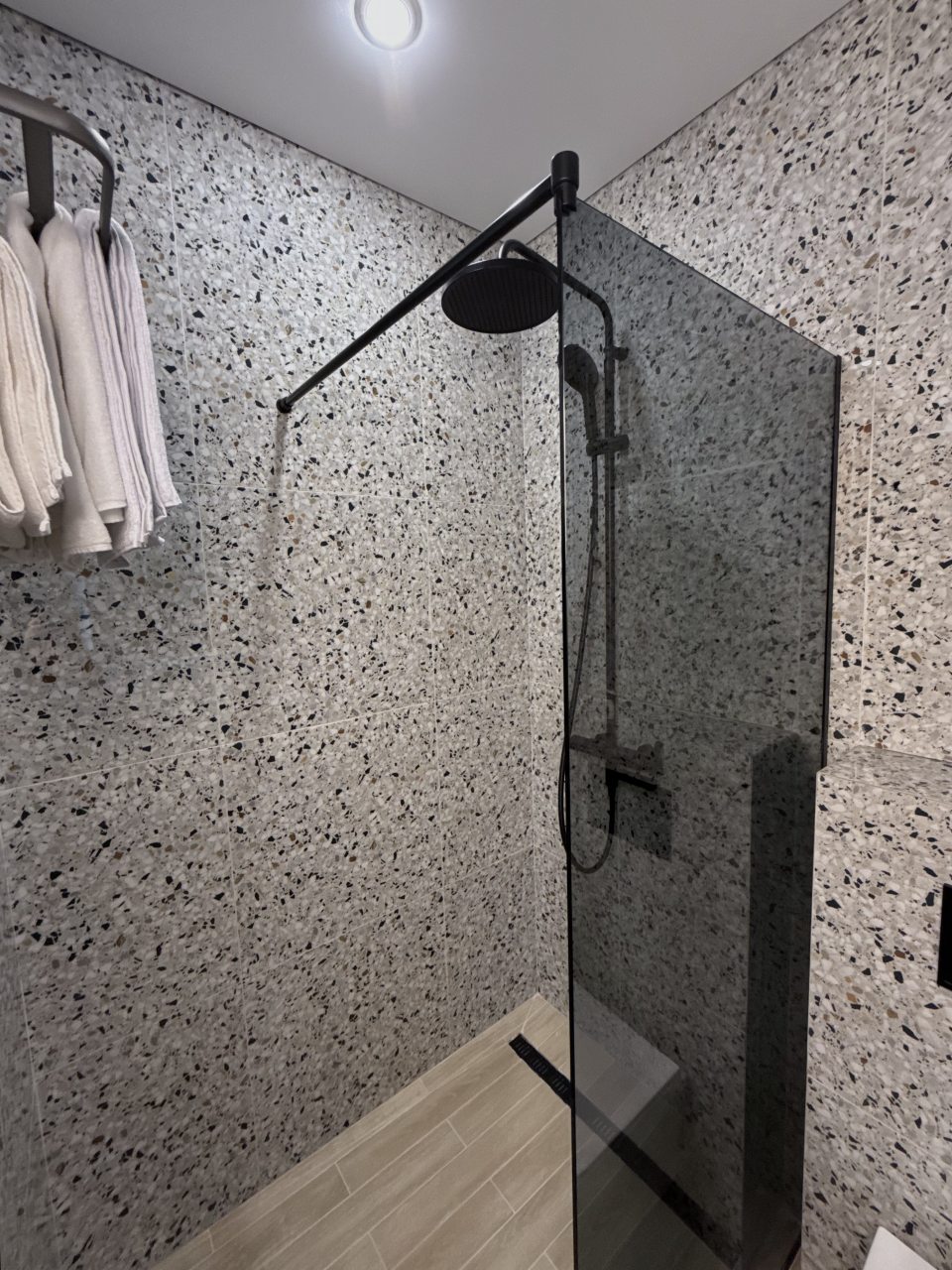 Просторный душ