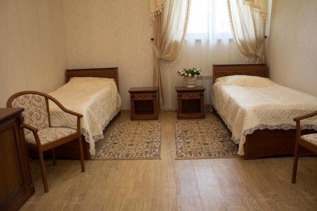 Двухместный (Стандартный двухместный номер с 2 отдельными кроватями) гостевого дома Келарская набережная, Сергиев Посад