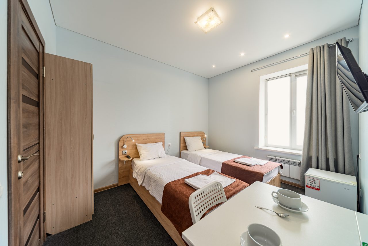 Двухместный (Комфорт с двумя односпальными кроватями) гостиничного комплекса Eagle House Inn, Владивосток