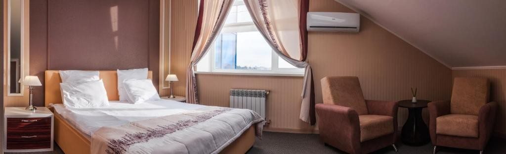 Одноместный (Одноместный номер с балконом) гостиницы Mirotel, Томск