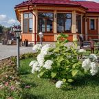 Сад, Гостевой дом Усадьба Веранда