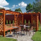 Сад, Гостевой дом Усадьба Веранда