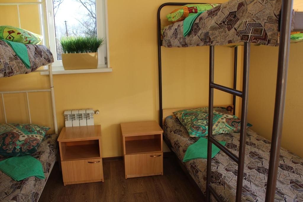 Номер (Кровать в общем 4-местном номере для мужчин и женщин) хостела Home, Великий Новгород