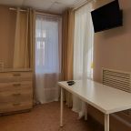 Трехместный номер с раздельными кроватями и общим санузлом