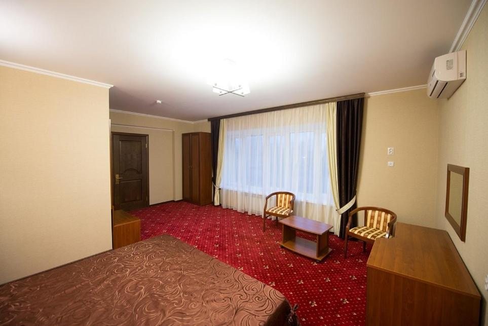 Двухместный (Большой двухместный номер с 1 кроватью) отеля Колизей, Тамбов