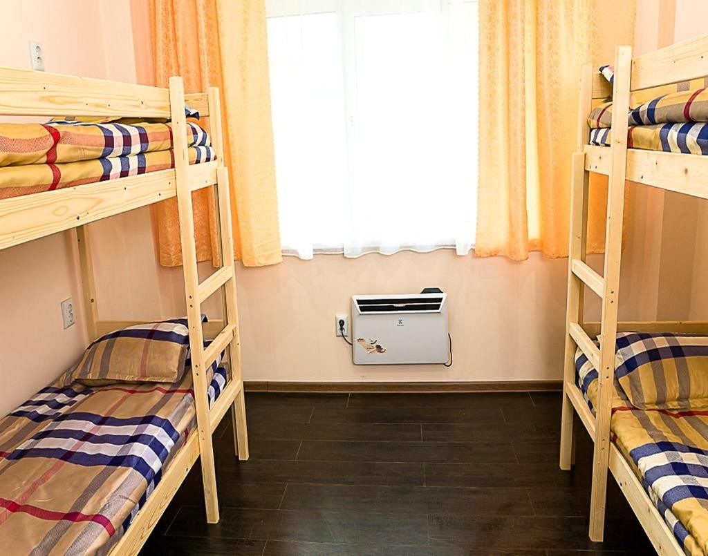 Номер (Общий номер для женщин с 6 кроватями) хостела На Видовой, Владивосток