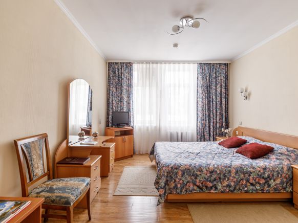 Фотография номера гостиницы Платан