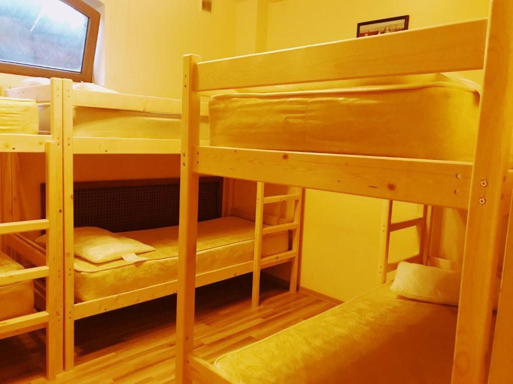 Номер (Односпальная кровать в мужском общем номере) хостела Хохлома VDK, Владивосток