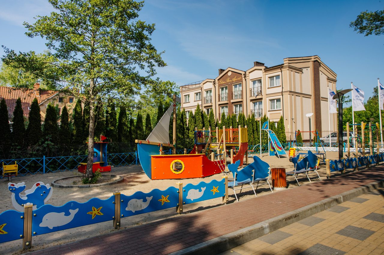 Детская площадка, Отель Элиза БонАпарт