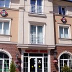 В подарок разовое посещение  Фитнес клуба "Атлас Джим", расположен в центре города, недалеко от отеля, Отель Элиза БонАпарт