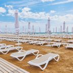 Пляж Miracleon Beach, Отель Fioleto All Inclusive