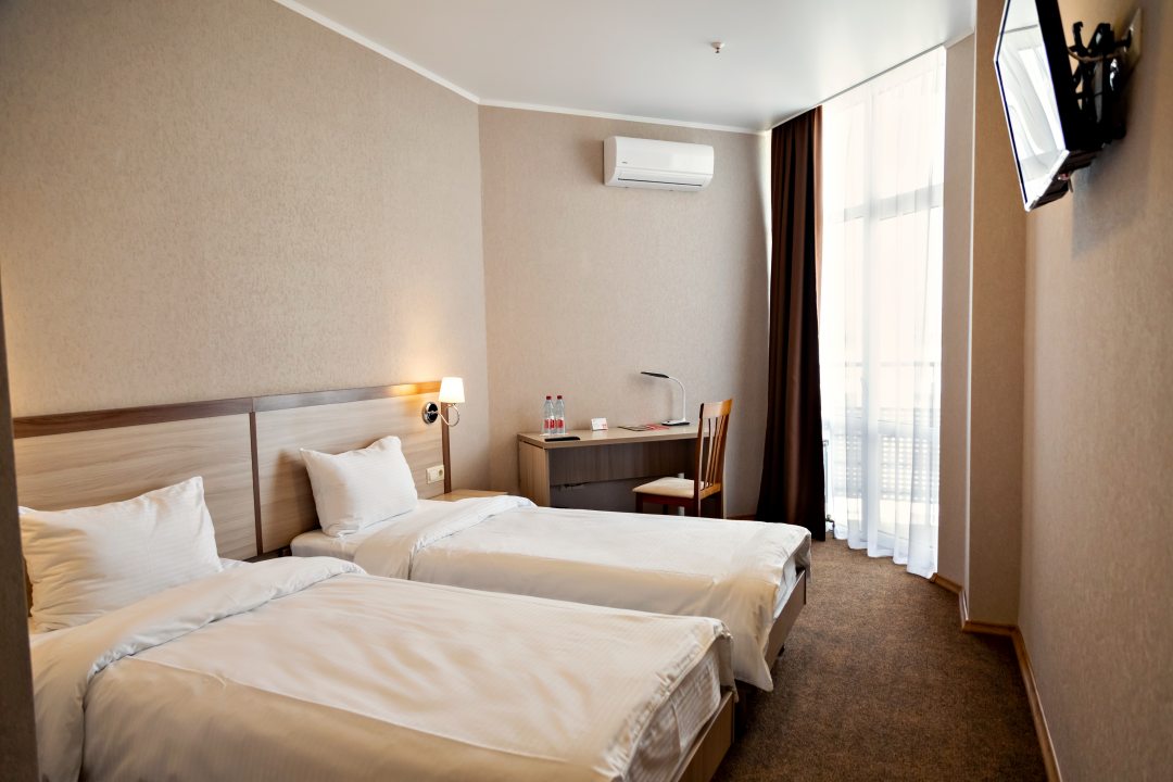 Двухместный (С 2 отдельными кроватями и балконом) отеля AZIMUT Отель Пенза