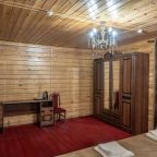 Номер (Люкс 2-комнатный 4-местный), Гостиничный комплекс У Нарзана
