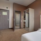 Двухместный (Стандарт, С кроватью king-size), Гостиница Golden Tulip Krasnodar