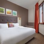 Двухместный (Улучшенный, С кроватью размера "king-size"), Гостиница Golden Tulip Krasnodar