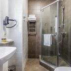 Двухместный (Стандарт с дополнительным спальным местом), Гостиница Golden Tulip Krasnodar