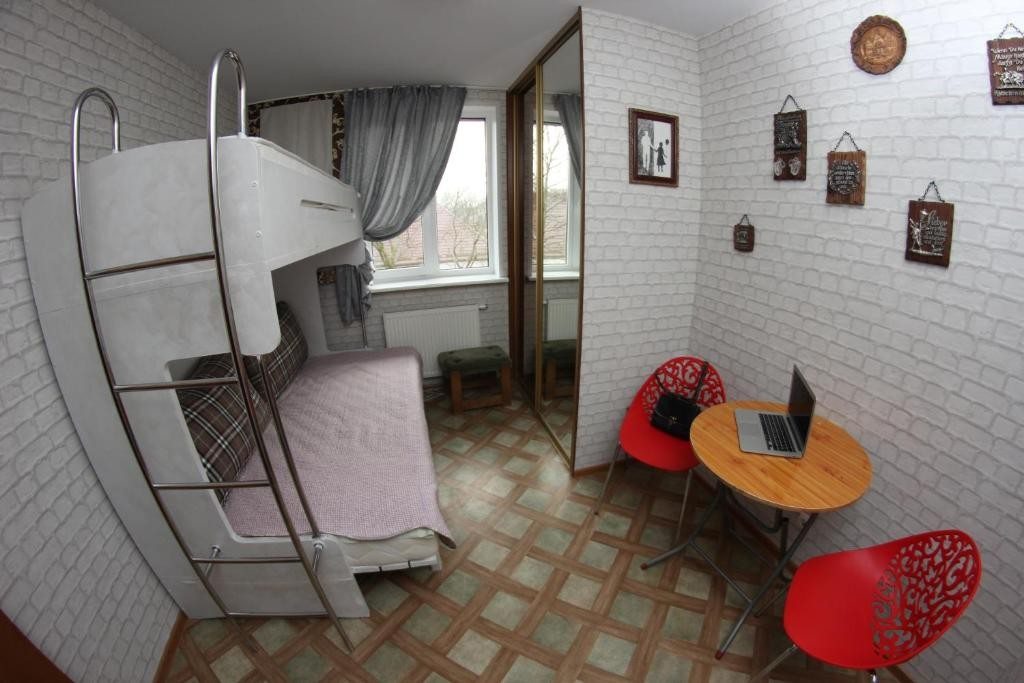 Семейный (Семейный номер с общей ванной комнатой) хостела Чердак, Калининград