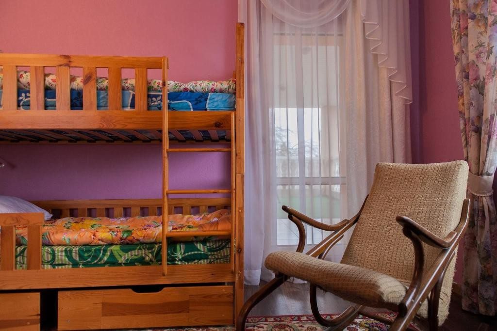 Номер (Спальное место на двухъярусной кровати в общем номере для женщин) хостела Папа Хаус, Калининград