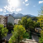 вид на город и горы