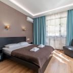 Трехместный (Улучшенный с балконом), Гостевой комплекс с баней ВВЕРХ