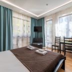 Трехместный (Улучшенный с балконом), Гостевой комплекс с баней ВВЕРХ