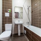 Трехместный (Улучшенный с балконом), Гостевой комплекс с баней ВВЕРХ