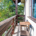 с карсивым видом